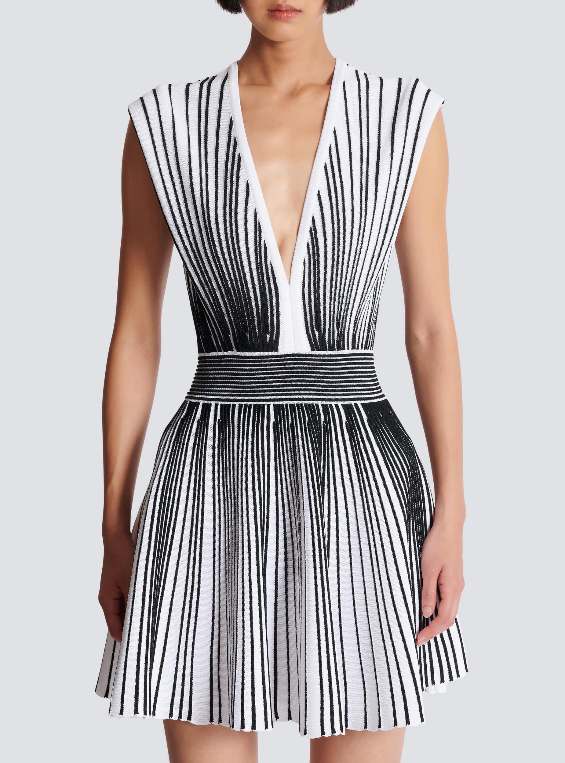 Two-tone flared knit dress Product Image