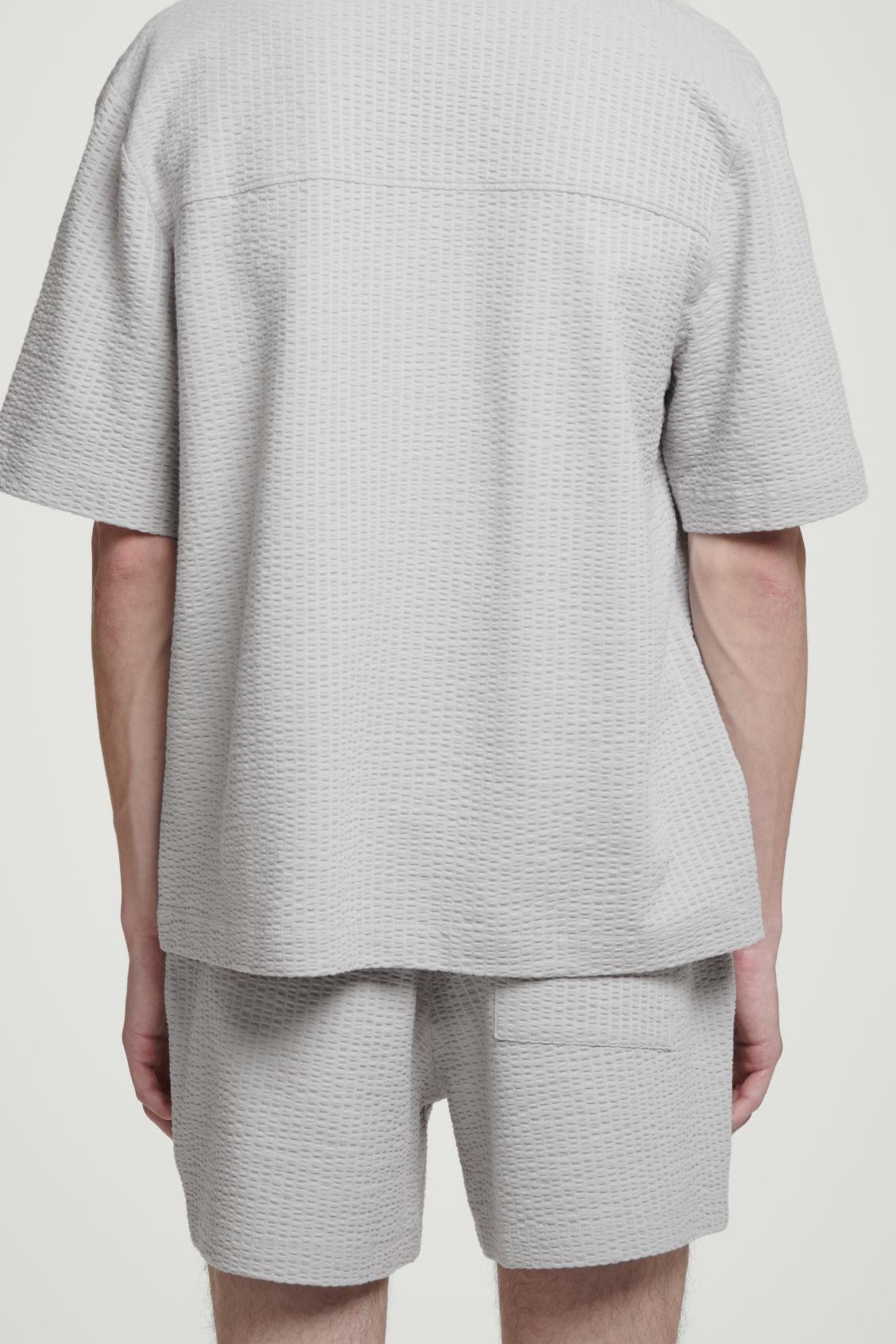 SEERSUCKER ELASTICATED SHORTS Product Image