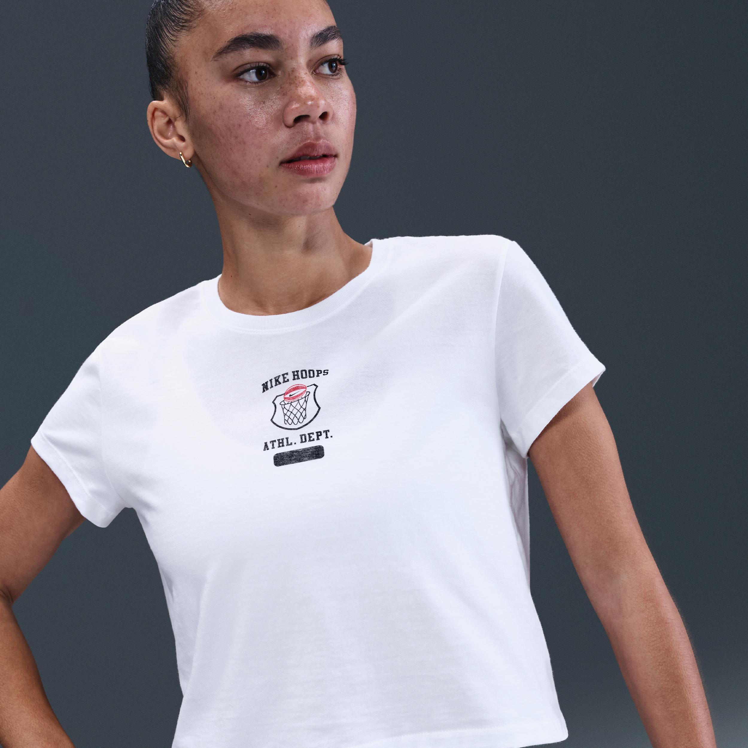 Nike Club Women's Cropped T-Shirt Product Image