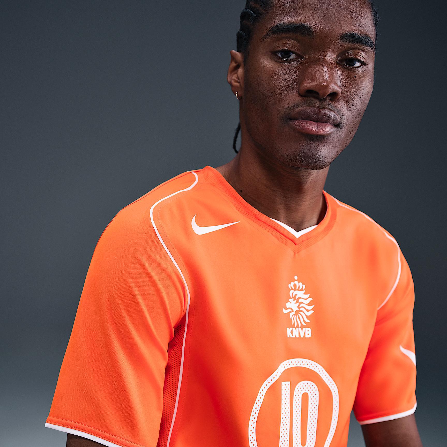 Ruud van Nistelrooy Netherlands 2004 Total 90 Reissue Men's Nike Soccer Replica Jersey Product Image