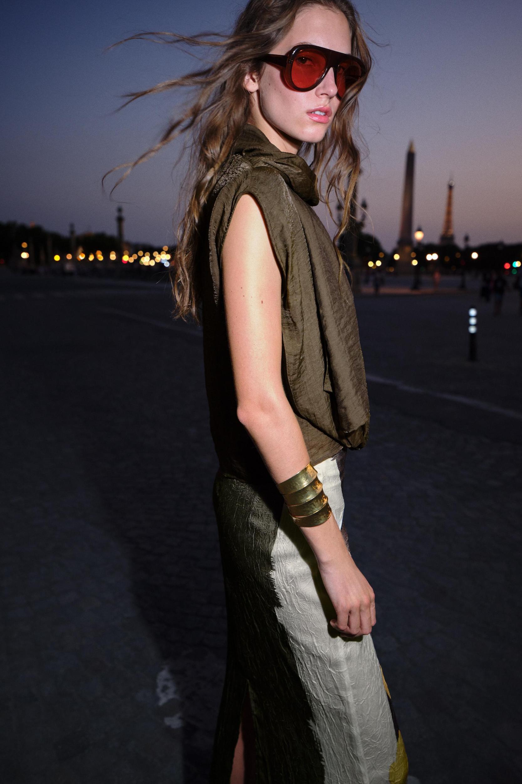 FLOWY SCARF TOP Product Image