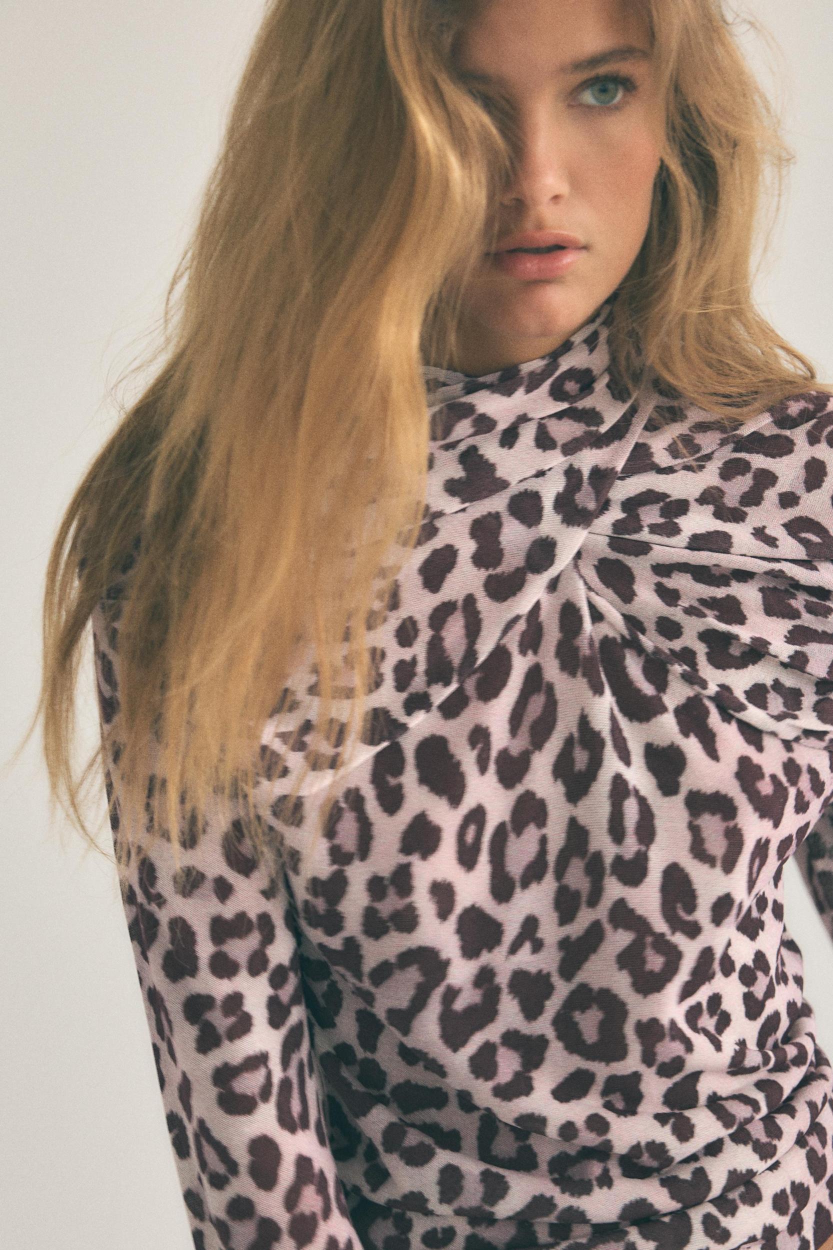 FINE KNIT ANIMAL PRINT JACQUARD TOP Product Image