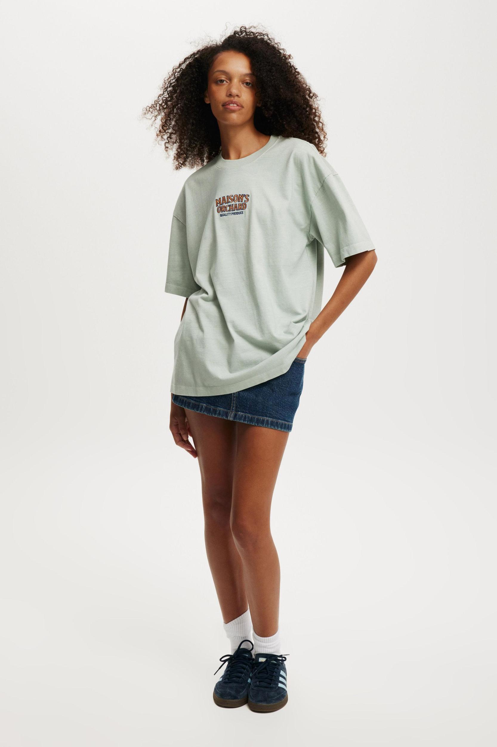 The Boxy Graphic Tee Product Image