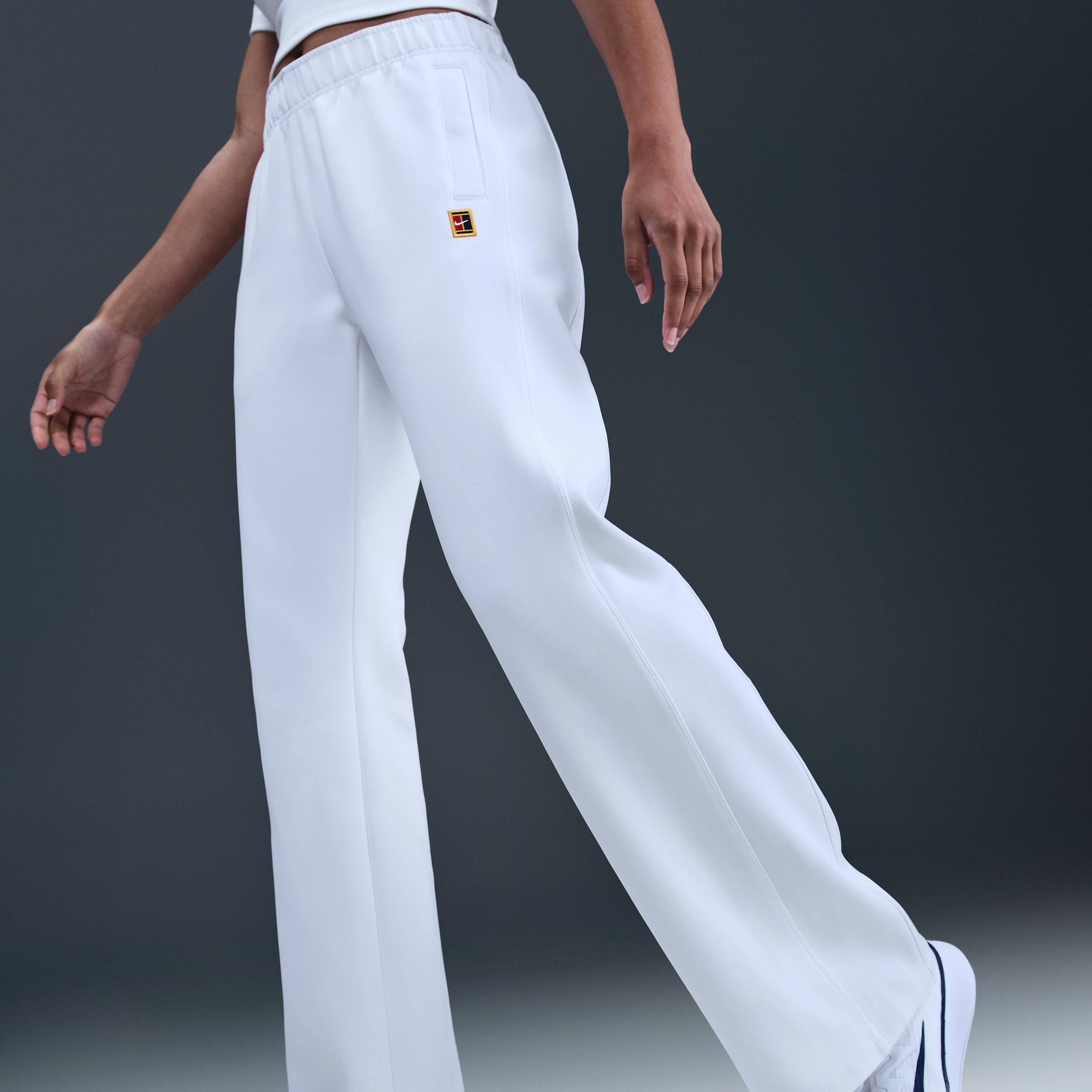 NikeCourt Heritage Windrunner Women's Mid-Rise Tennis Pants Product Image