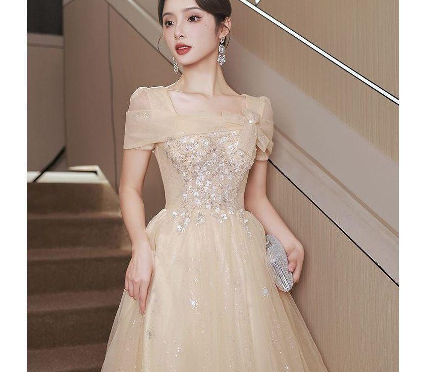 Short-Sleeve Square Neck Mesh A-Line Evening Gown Product Image