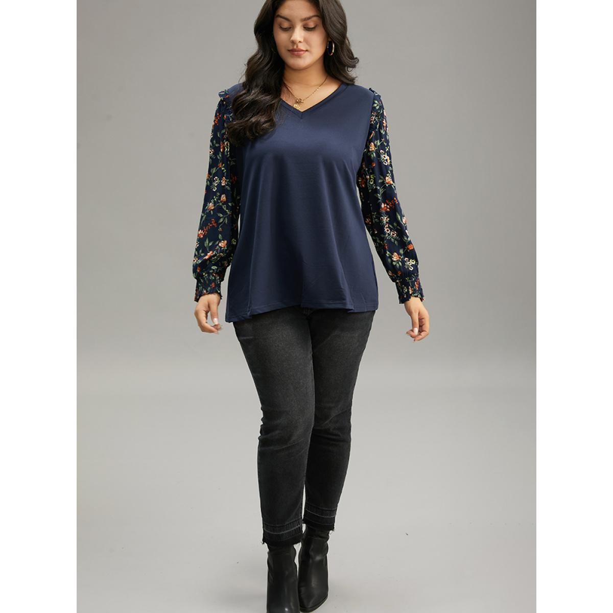 Plus Size Plants Print Patchwork Shirred Frill Trim T-shirt Navy Women Elegant Patchwork Ditsy Floral V-neck Dailywear T-shirts BloomChic 30/6X Product Image