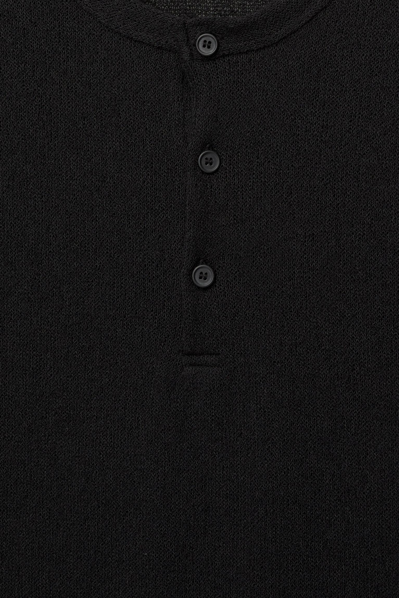 Short sleeve henley sweater Product Image