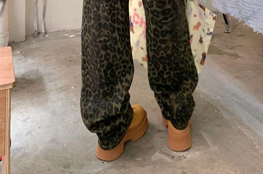 Mid Waist Leopard Loose-Fit Pants Product Image