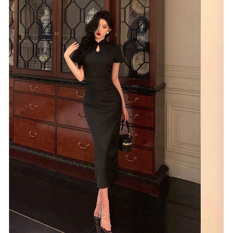 Short-Sleeve Jacquard Frog Buttoned Slit Satin Midi Sheath Qipao Product Image