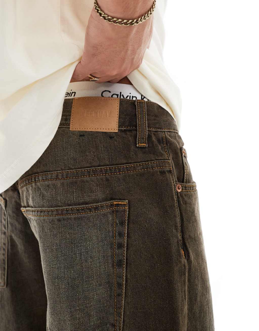 Weekday Sphere low rise loose fit jeans in brown wash Product Image