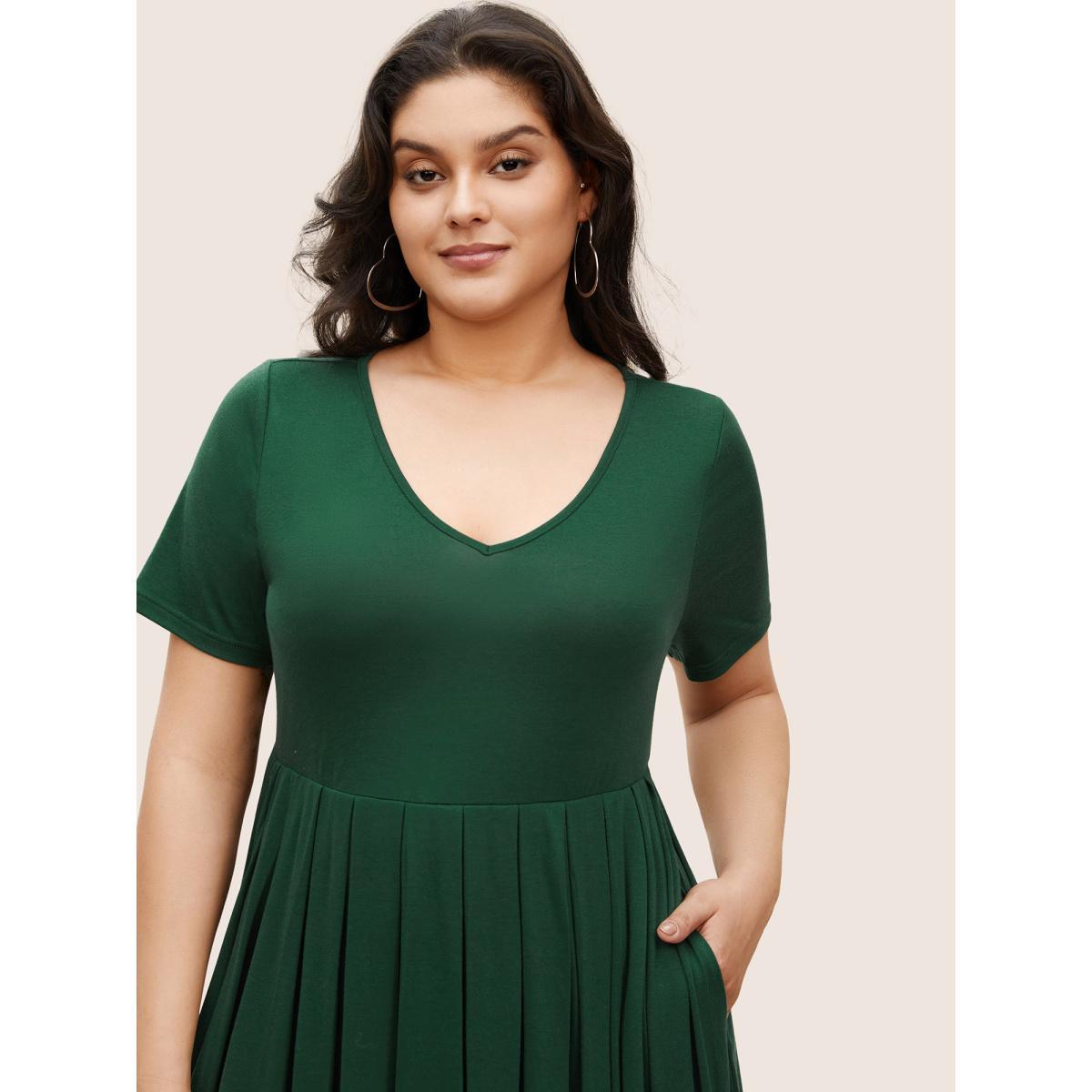 Plus Size Supersoft Essentials Plain Pleated Dress Green Women Casual Pleated V-neck Short sleeve Curvy BloomChic 26/4X Product Image