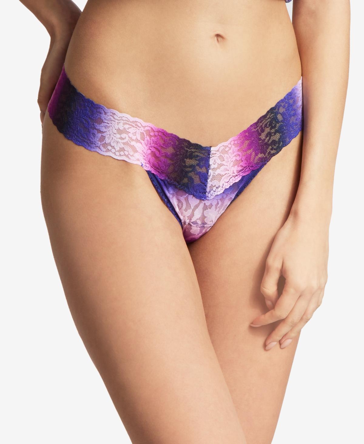 Printed Low-Rise Signature Lace Thong Product Image