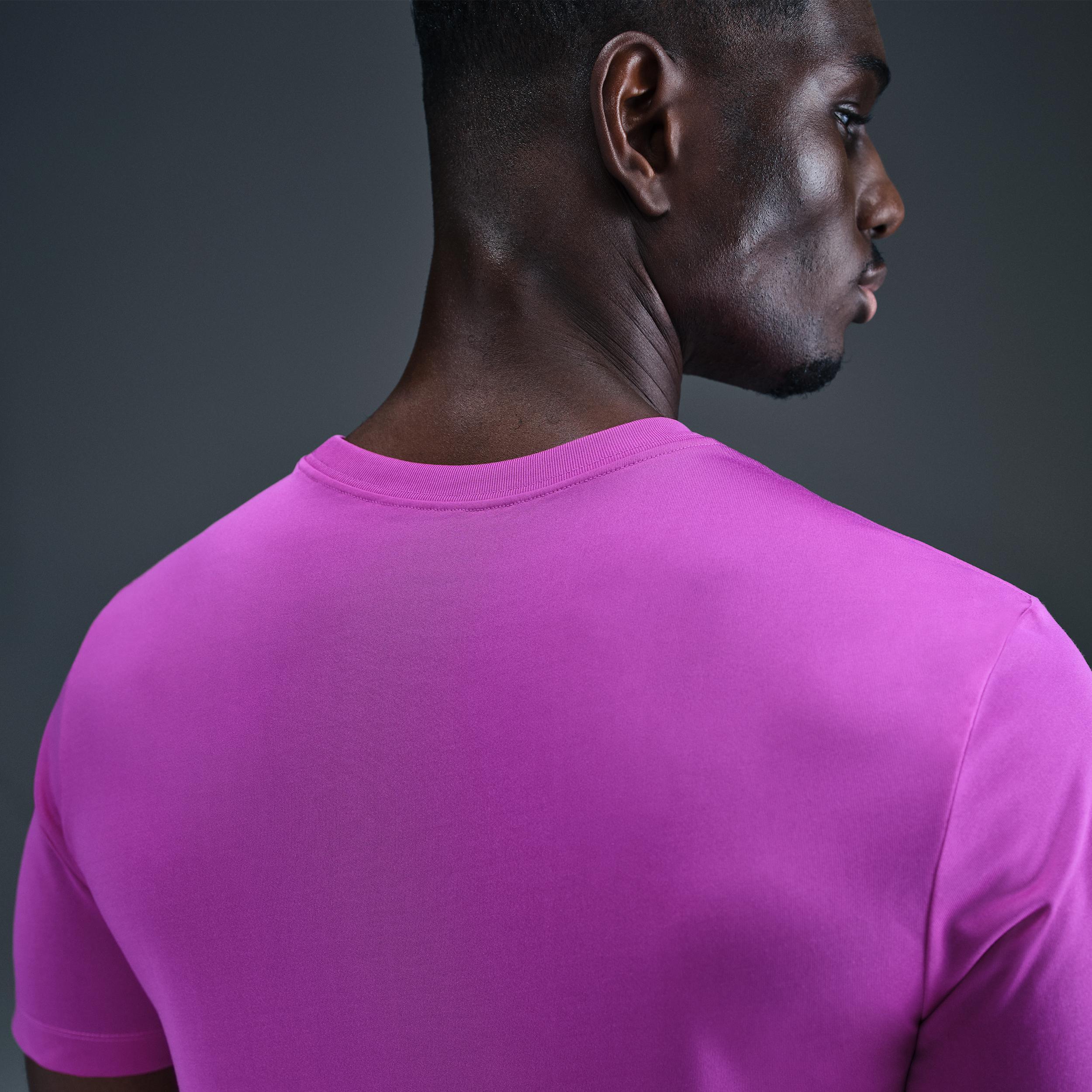 Nike Men's Dri-FIT Legend Fitness T-Shirt Product Image