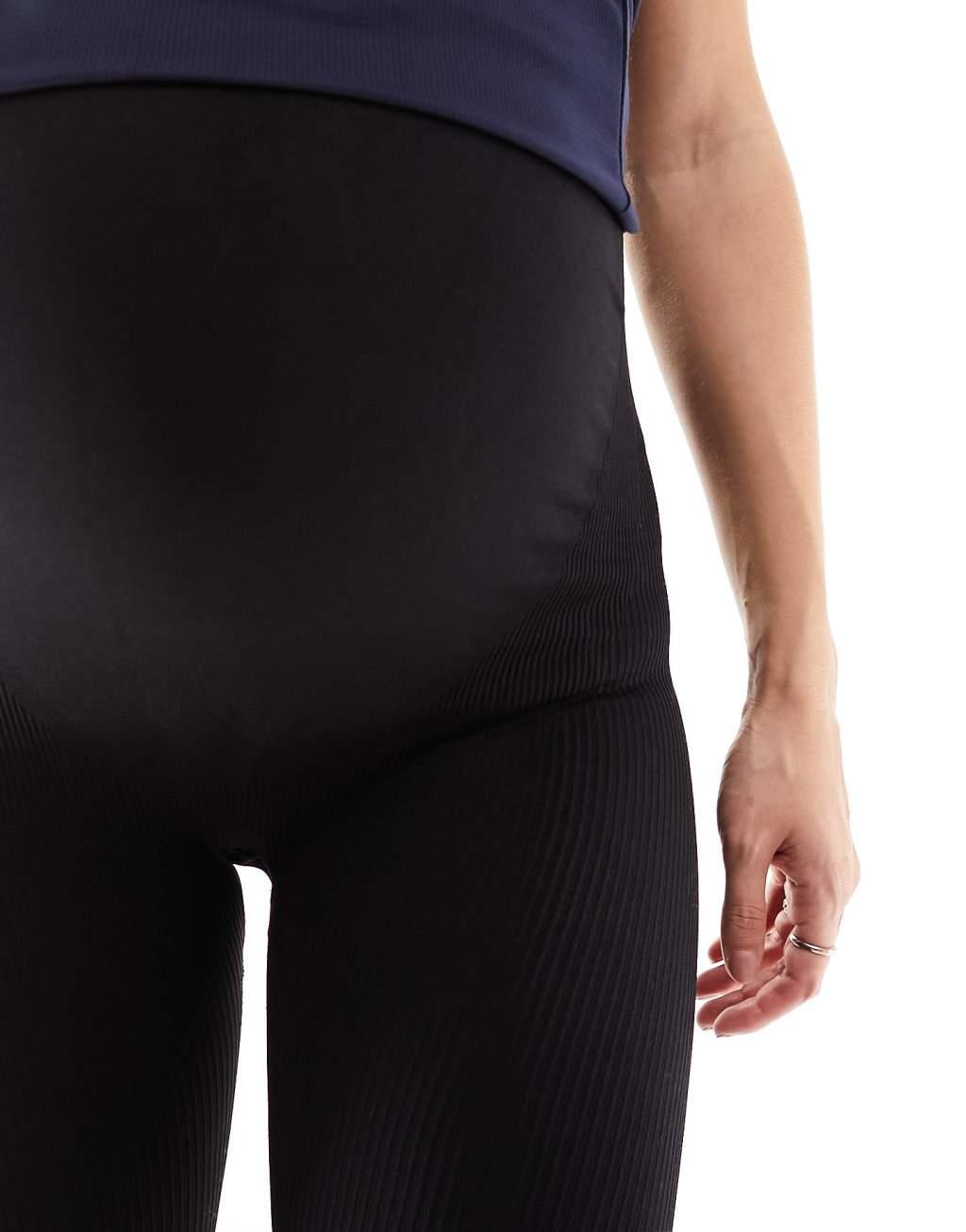 4505 Maternity Icon seamless rib gym legging in black  Product Image
