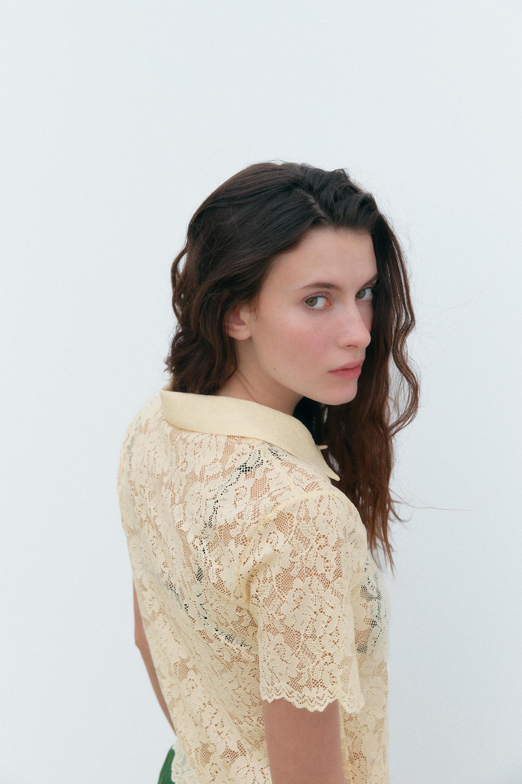 LACE SHIRT Product Image