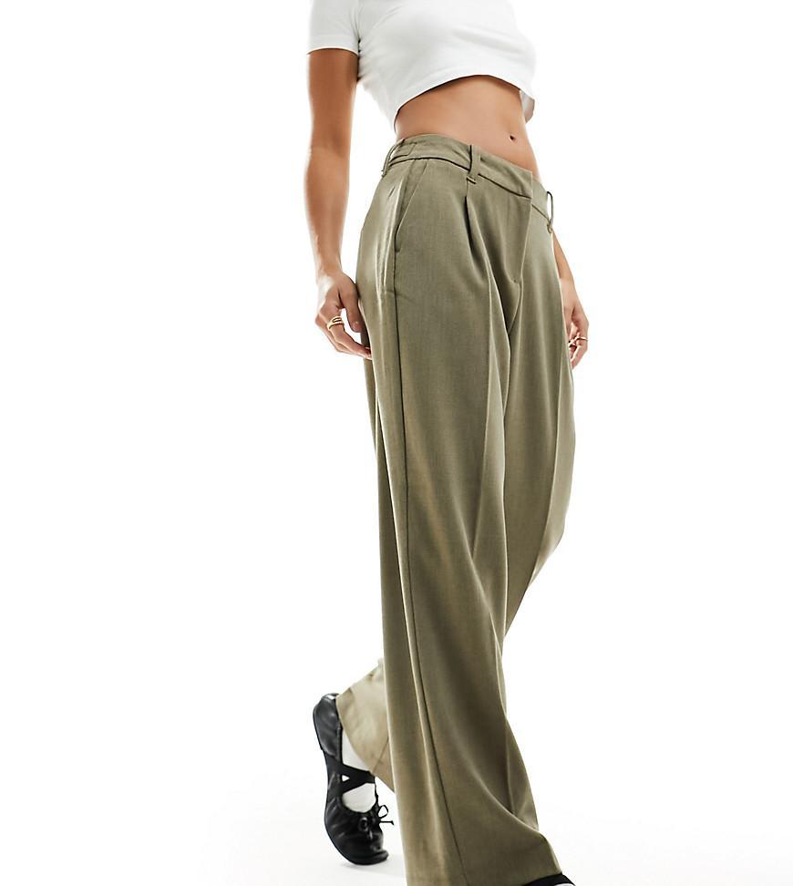Vero Moda Petite straight leg tailored pants Product Image