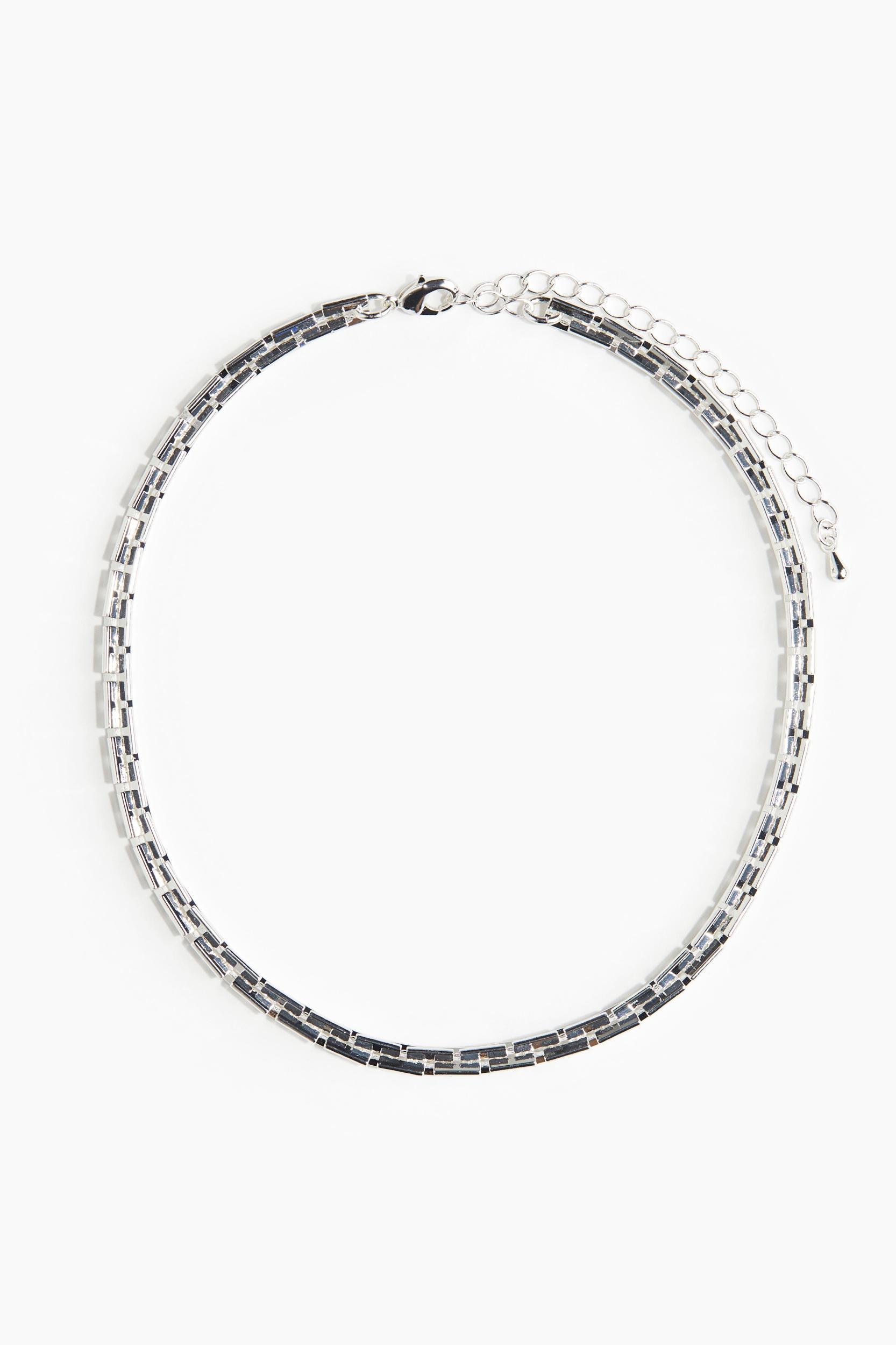 Short Necklace Product Image