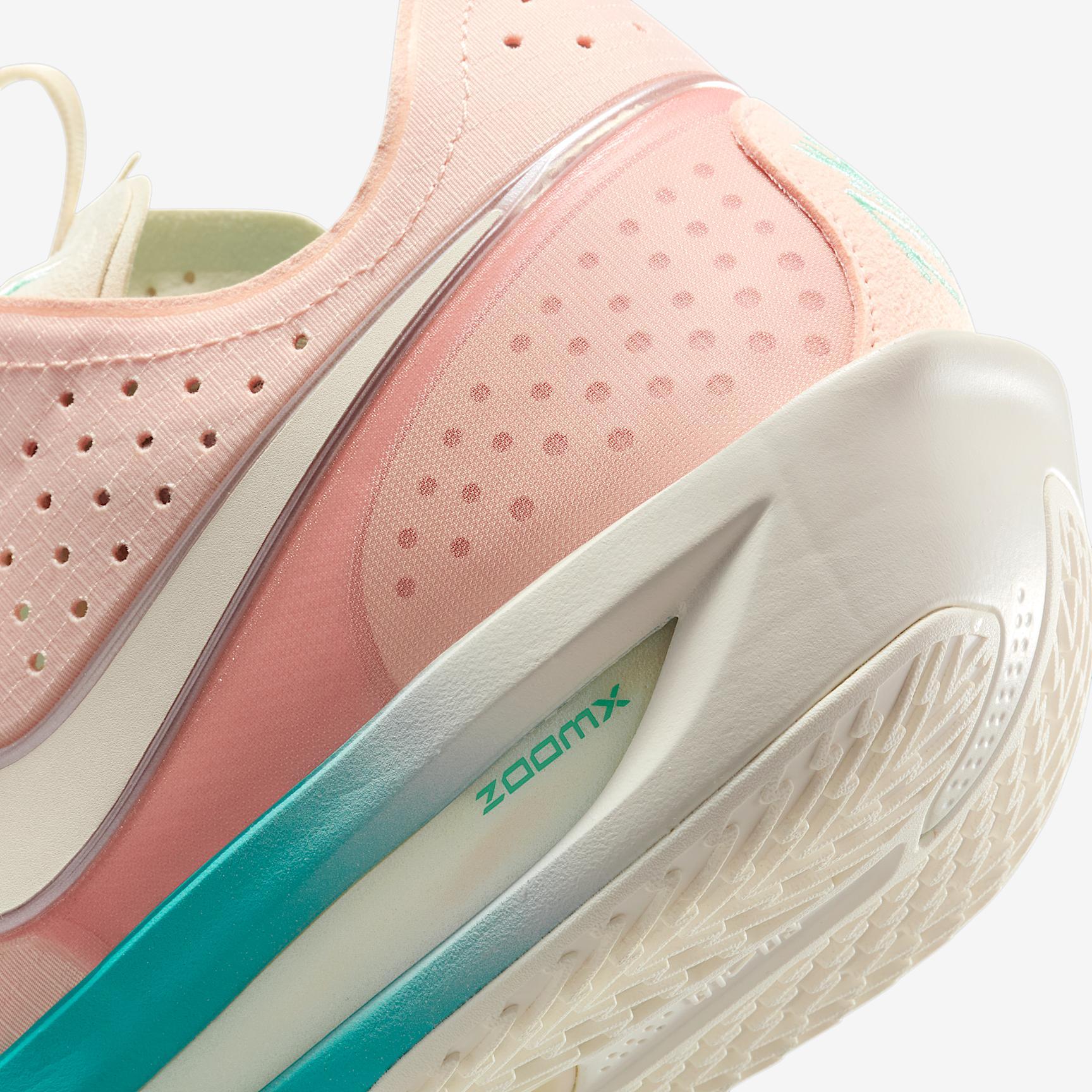 Nike G.T. Cut 3 Basketball Shoes Product Image