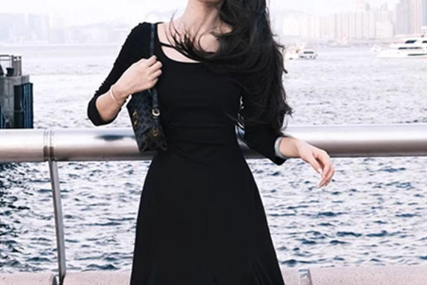 Long-Sleeve Scoop Neck Plain Beaded Maxi Mermaid Dress Product Image