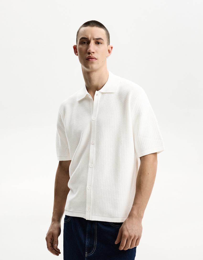 Textured short sleeve shirt Product Image