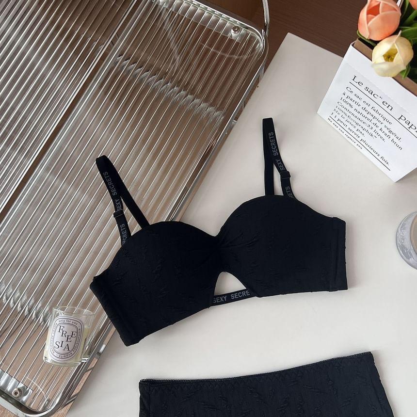Lettering Print Cutout Wireless Bra Product Image