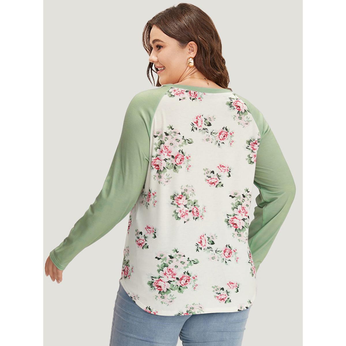 Plus Size Floral Print Contrast Raglan Sleeve T-shirt White Women Elegant Contrast Floral Round Neck Dailywear T-shirts BloomChic 12/L Product Image