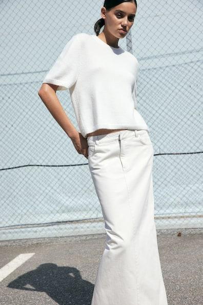 Short-Sleeved Fine-Knit Top Product Image