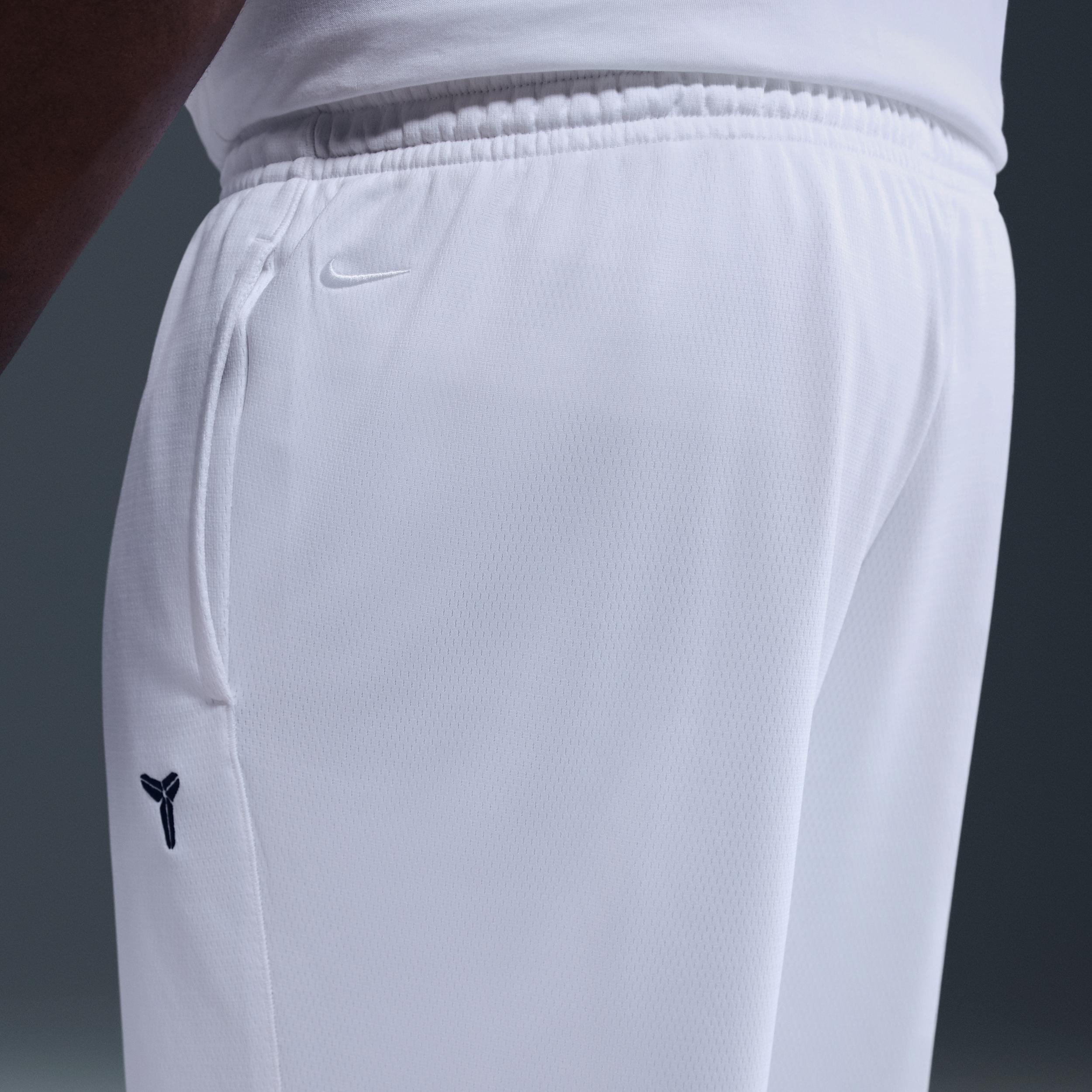 Kobe Therma-FIT Basketball Pants Product Image
